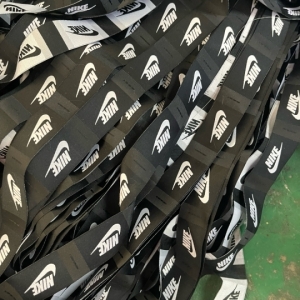 NHÃN DỆT GIÁ RẺ